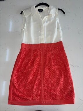 bebe Sleeveless Two-Tone Lace Mini Dress in Cream & Coral